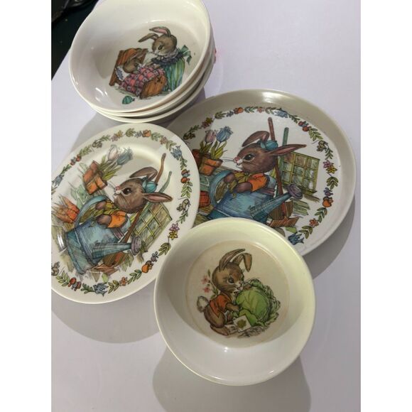 Vintage 60s/ 70s Melamine Peter Rabbit Childrens Plates & Bowls, 6pc - Picture 2 of 4